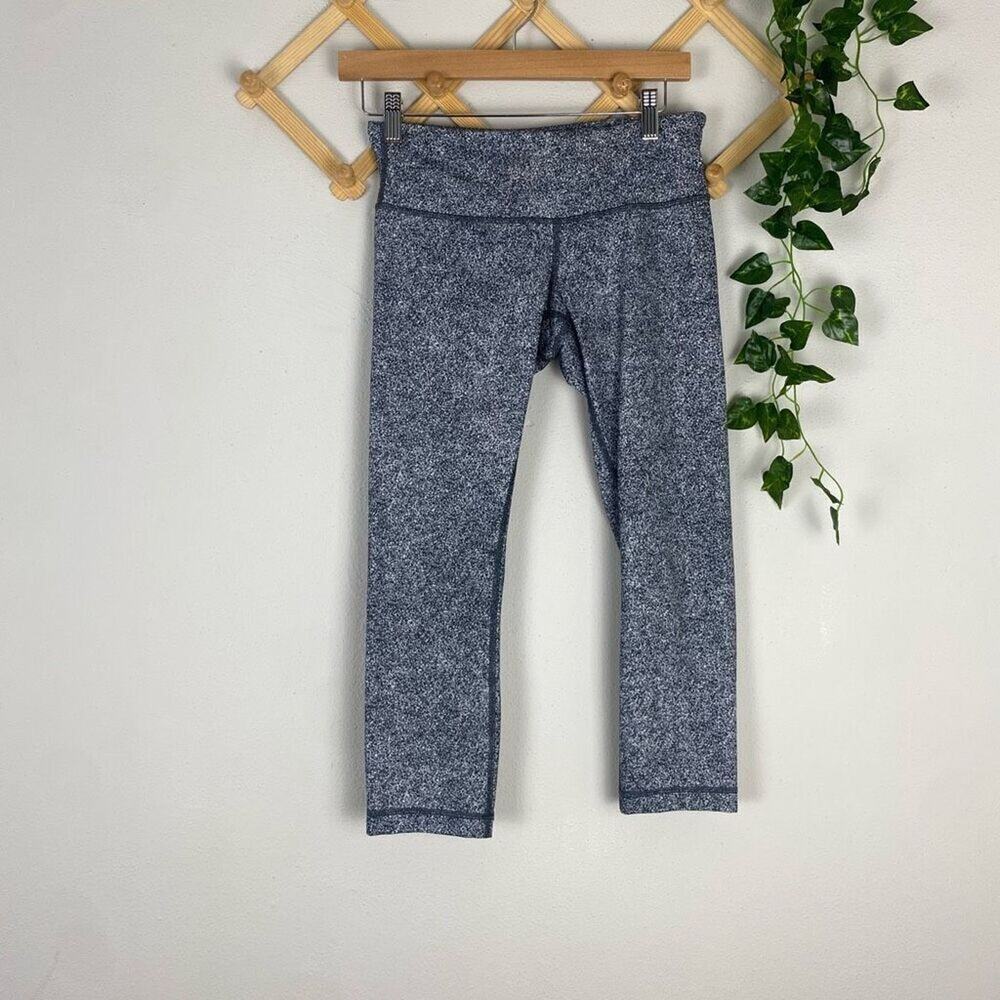 LULULEMON  Wunder Under Crop III Rio Mist White Black Size 6 EUC C85